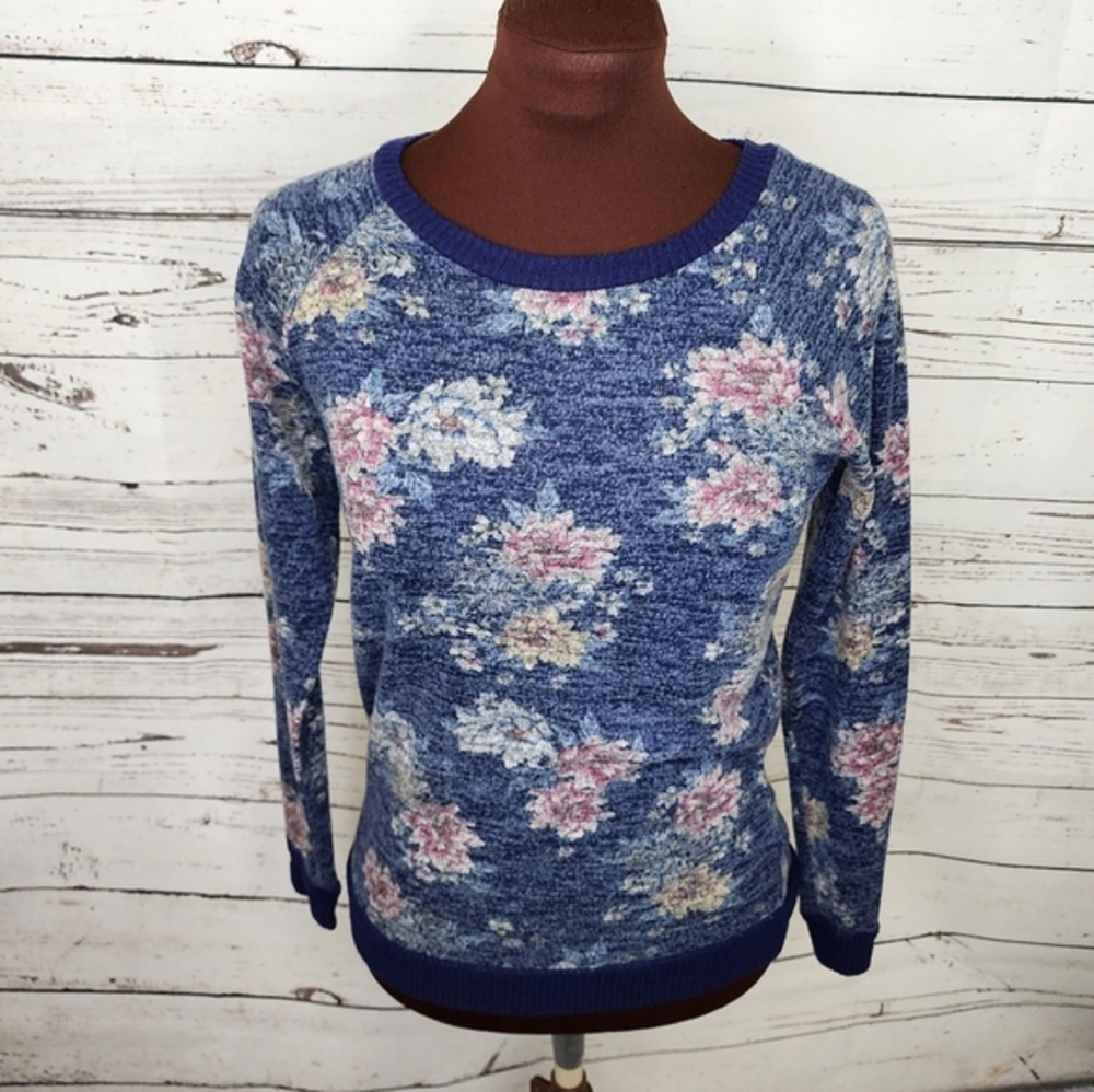 Moondance Blue‎ Floral Top